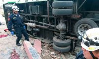 Cerro San Cristóbal: buses turísticos seguirán circulando pese a ruta peligrosa