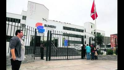 7 universidades ofrecen maestrías y doctorados sin autorización
