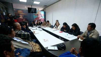 Huelga docente: Ministra Martens se reúne con maestros de diversas regiones