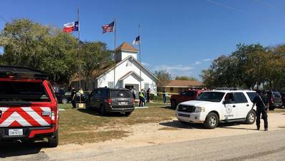 EE.UU.: tiroteo masivo en una iglesia de Texas deja al menos 27 muertos 