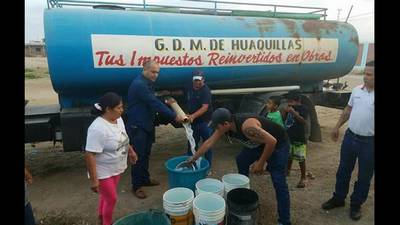 Tumbes: Ecuador brindó agua potable a peruanos desabastecidos en la frontera