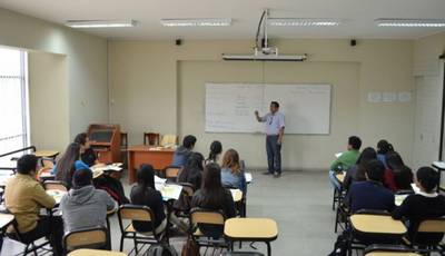 Profesores podrán enseñar en universidades hasta los 75 años