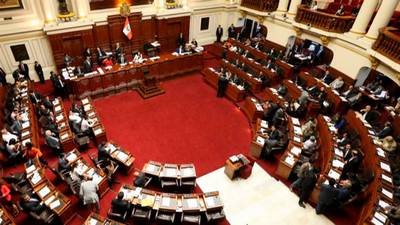 Pleno ratifica ley que impide a condenados por terrorismo y corrupción candidatear