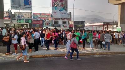 Las obras de ampliación en la estación Bayóvar ponen en riesgo la seguridad del cliente