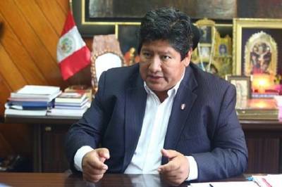 Edwin Oviedo revela que empresa de Camayo ganó licitación de FPF