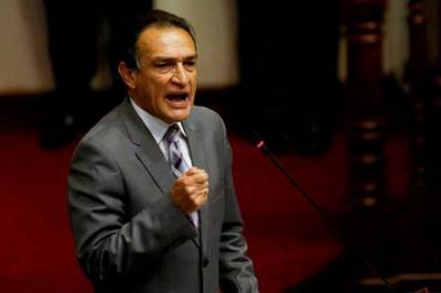 Becerril reaparece y señala que buscan desprestigiarlo con difusión de audios