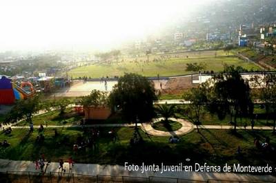 Defensoría del Pueblo organiza feria informativa en SJL sobre lucha contra violencia hacia niñas y mujeres