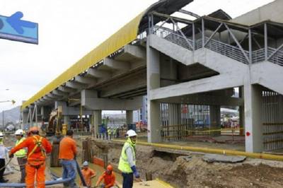 Sedapal: Columnas de acceso a pasajeros del Metro de Lima afectadas por aniego