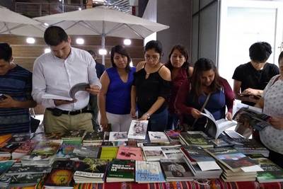 Inauguran feria del libro en Zegel Ipae