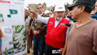 Carlos Bruce asegura que remodelarán zona afectada por aniego