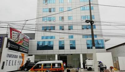 Telesup afirma que falsa pared es una “maqueta publicitaria”