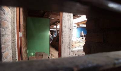 Frente a municipalidad de SJL encuentran ha anciano muerto