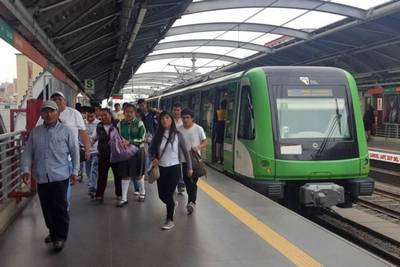 Niño se accidentó en escalera eléctrica de la estación Los Jardines