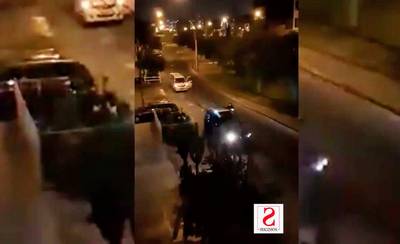 Trasladan a joven presuntamente infectado con covid-19 en minivan
