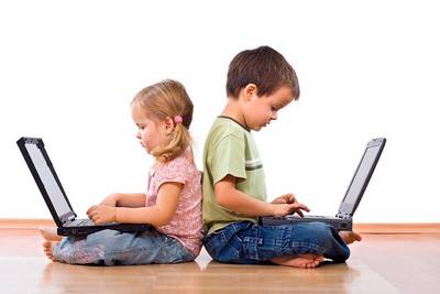 Niños corren riesgo por excesivo uso de internet durante pandemia
