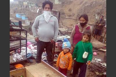 Incendio consume humilde vivienda de madera y familia queda en la calle