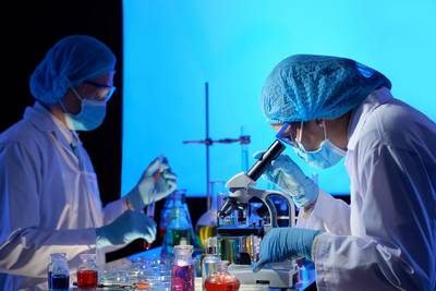La vacuna contra la covid-19 de la Universidad de Oxford tiene resultados prometedores.