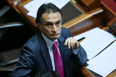 Solicitan impedimento de salida del país para Héctor Becerril